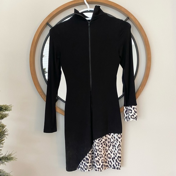 Alice + Olivia Black Long Sleeve Leopard Print Dress - Picture 3 of 4